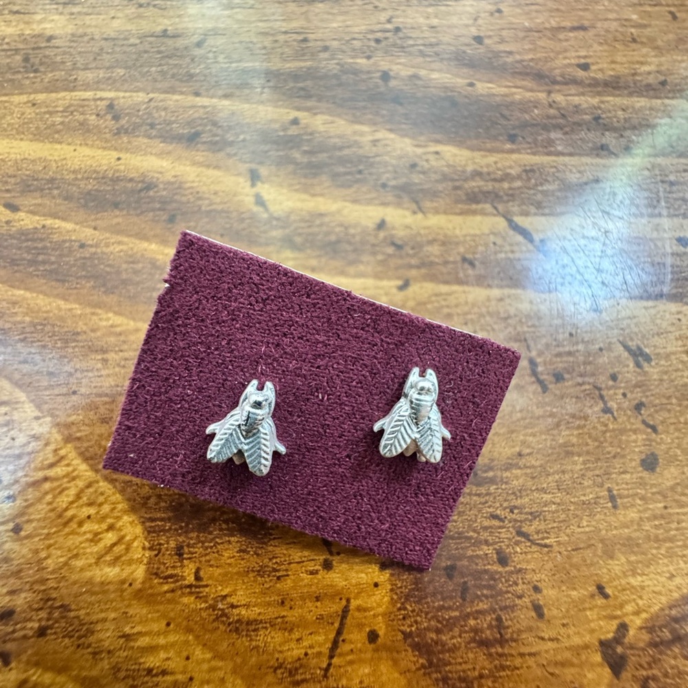 Lucky Brand Silver Bee Stud Earrings Dainty Nature Honeybee Minimal